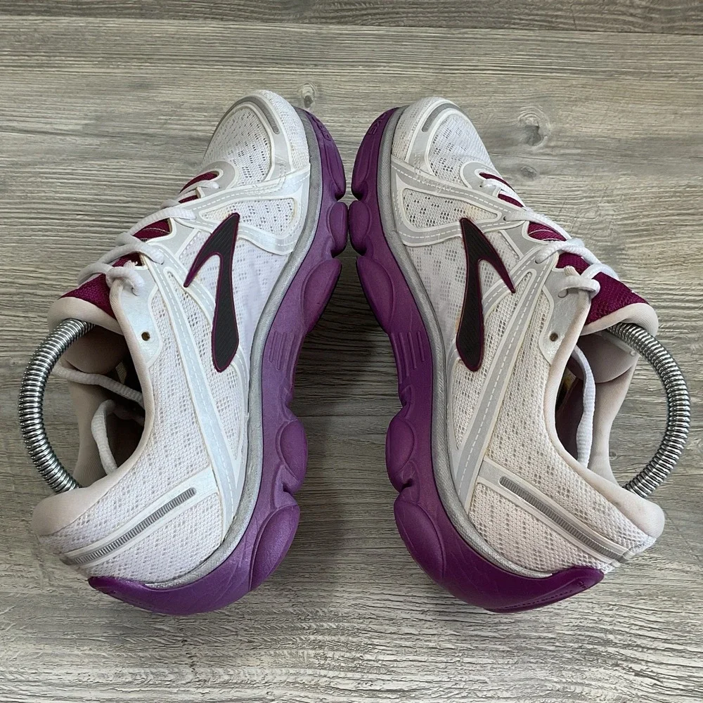 BROOKS Pure flow 7 DNA Cup Women's Size 10.5 B running athletic sneakers shoes